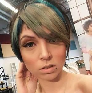 Meet your Posher, Kay